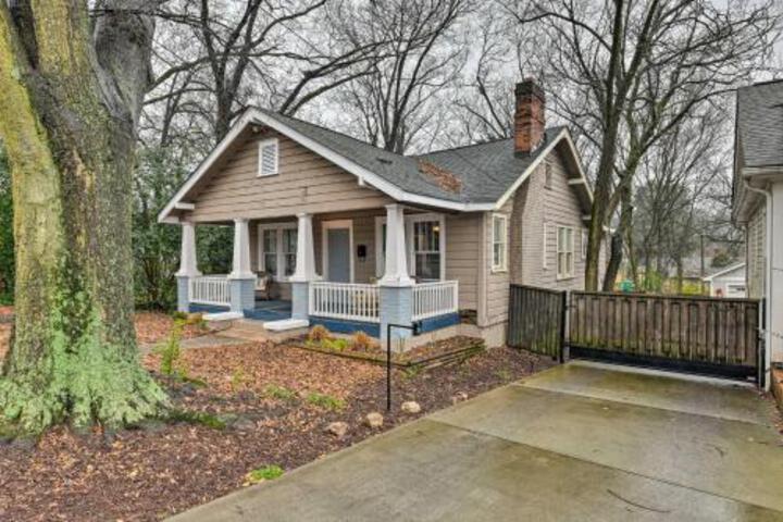 Charming Pet Friendly Abode Less Than 2Mi To Spectrum Arena - thumb 0