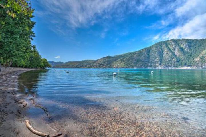 NEW! Modern Retreat Steps To Lake Chelan Shoreline - thumb 5