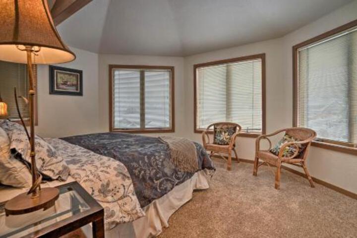 NEW! Modern Retreat Steps To Lake Chelan Shoreline - thumb 1