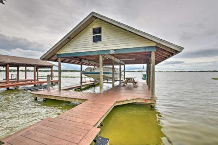 Waterfront Lake Placid Retreat With Boat Dock - thumb 0