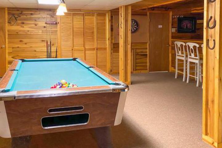 Mountain Retreat Fire Pit Pool Table & Fireplace - thumb 3