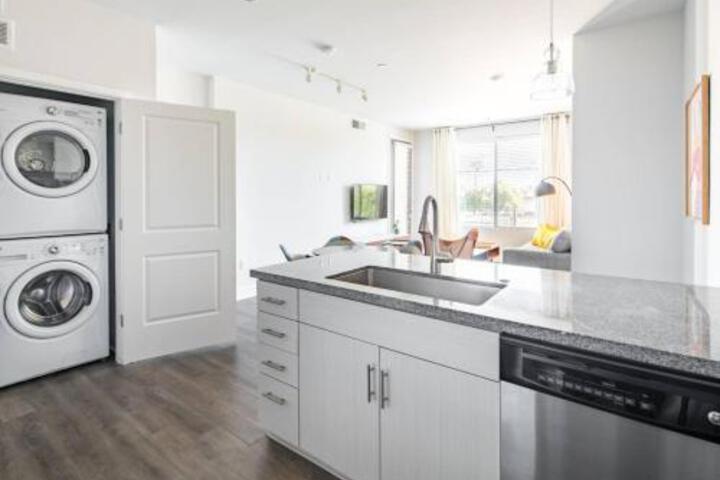 WanderJaunt Vermeer 2BR Downtown Phoenix - thumb 2