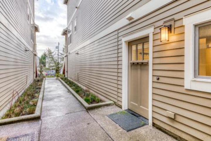 Westside Hideaway - thumb 4