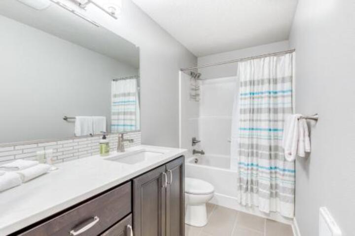 Westside Hideaway - thumb 2