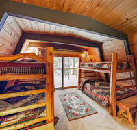 New Listing Woodsy Cabin w / Hot Tub 3 Decks home - Tourism Bookings