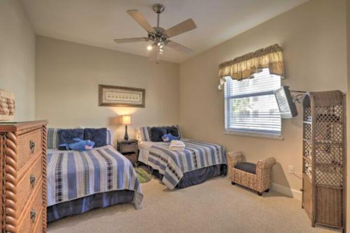 Resort Condo W / Private Beach Access + Pool! - thumb 2