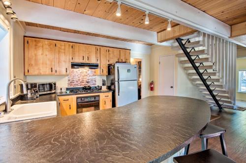 Lovely Lake Tahoe Escape: 4 Miles To Heavenly - thumb 3