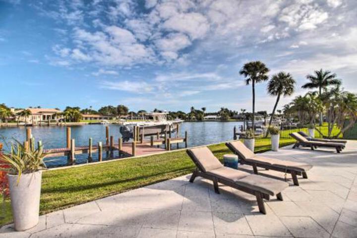 Lavish Vero Beach Escape W / Pool Hot Tub+Dock - thumb 1