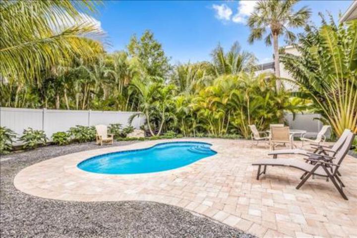 1 Step Closer Villa - thumb 0