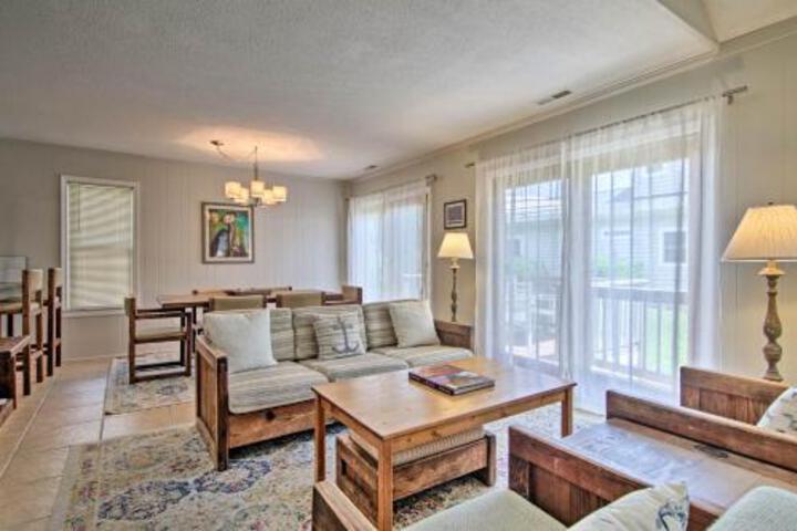 Spacious Home Walk To Beach Shops & Dining! - thumb 1