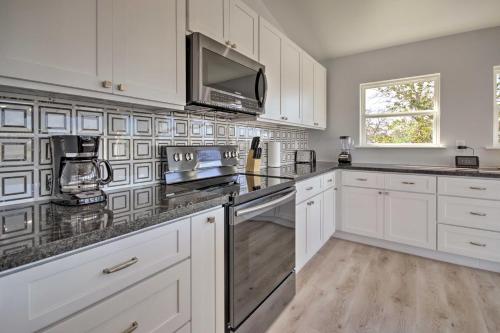 Modern San Jacinto Home W / Waterfront Deck! - thumb 5