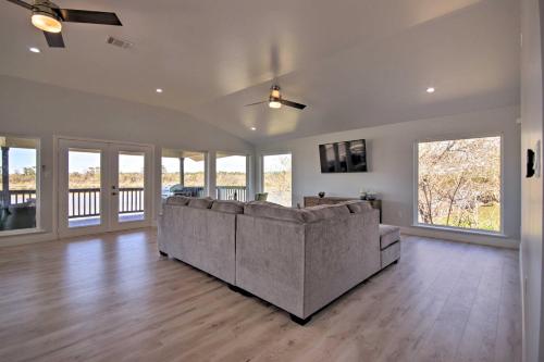Modern San Jacinto Home W / Waterfront Deck! - thumb 6