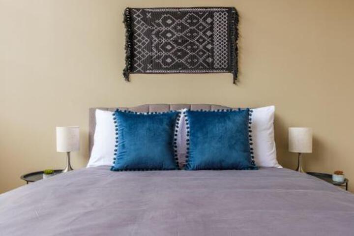 Historic & Relaxing 2BR Apt - thumb 0