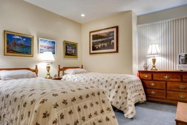 Overlook 1D Condo - thumb 2