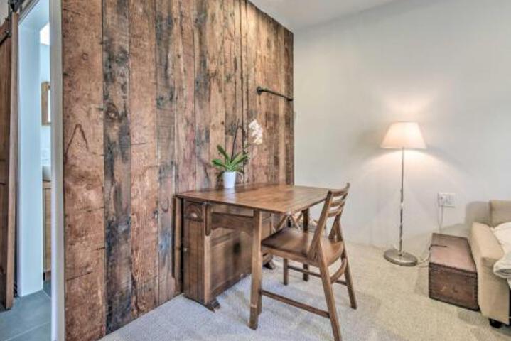 Contemporary Culver City Studio With Furnished Patio! - thumb 4