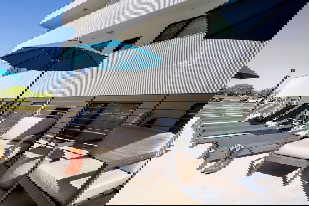 Lllume New Green Community Poolside End Unit 1 Bedroom Condo - thumb 6