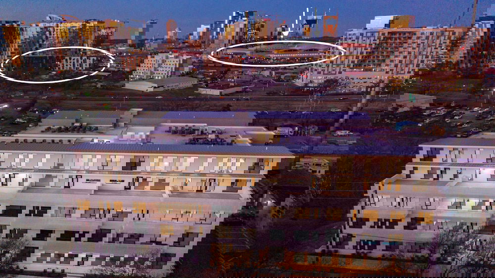 Lllume New Green Community Poolside End Unit 1 Bedroom Condo - thumb 0