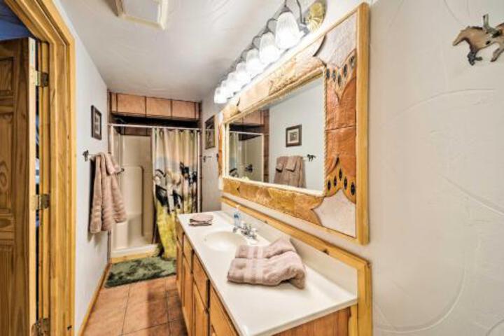 Antler Mountain Lodge With Game Room & Hot Tub - thumb 0