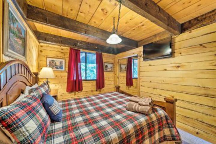 Antler Mountain Lodge With Game Room & Hot Tub - thumb 3