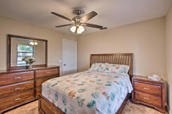 Cape Coral Escape W / Lanai 3 Mi To Downtown! - thumb 0