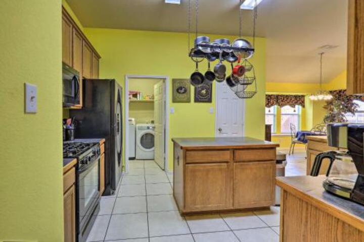 Pet Friendly Home Near Ft. Worth Stockyards - thumb 1