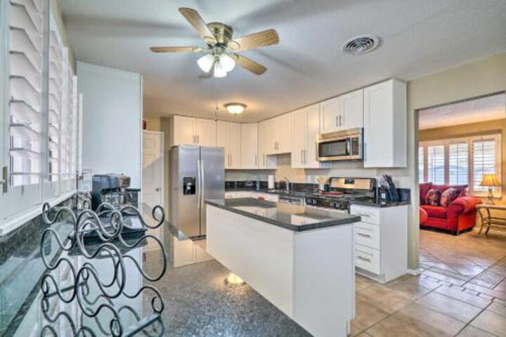 Quiet Home W / Patio 4 Mi To UTEP & Airport! - thumb 3