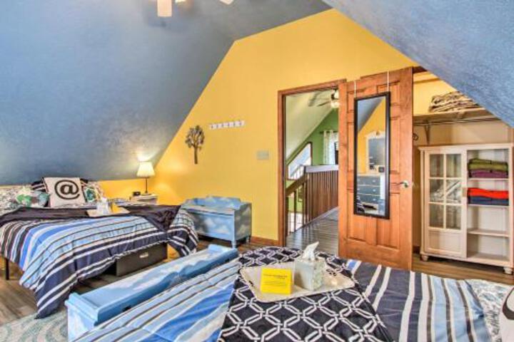 Smoky Mtn Hideaway: Cabin W / Deck + Hot Tub - thumb 5