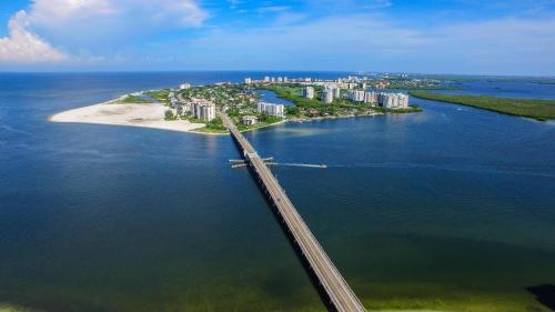 126 Gulf Island Drive - thumb 3