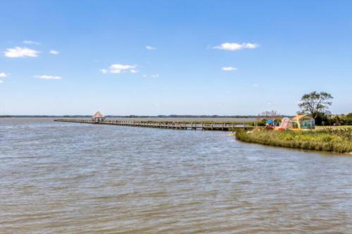 Sundance 202 - thumb 1