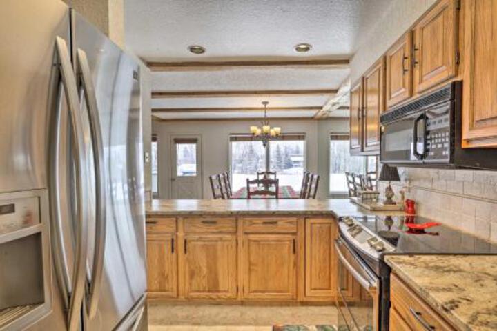 Year Round Mountain Getaway With Hot Tub Golf Access - thumb 3