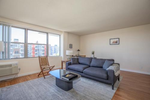 Arch Dome Dtown Lux Loft With Rooftop By Zencity - thumb 2