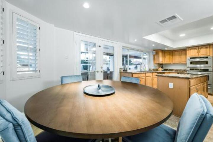 Beverlys Oasis - thumb 5