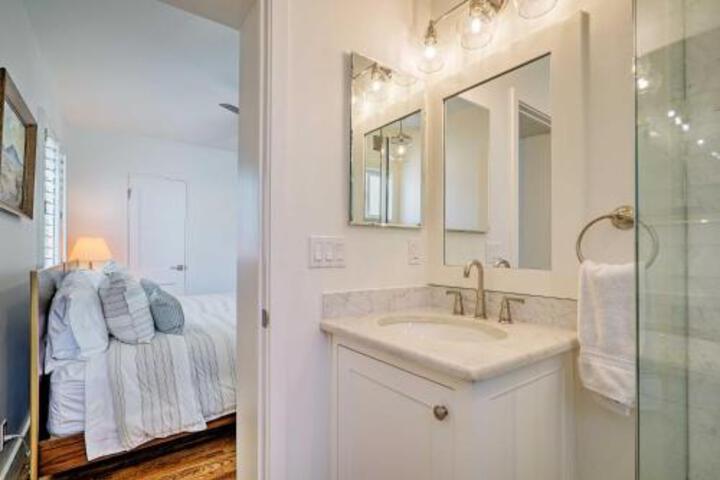 SW Mid Century Modern Home In Rim & UTEP Area! - thumb 6