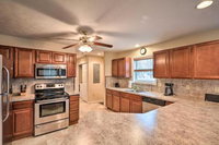 Family Poconos Escape with Community Amenities