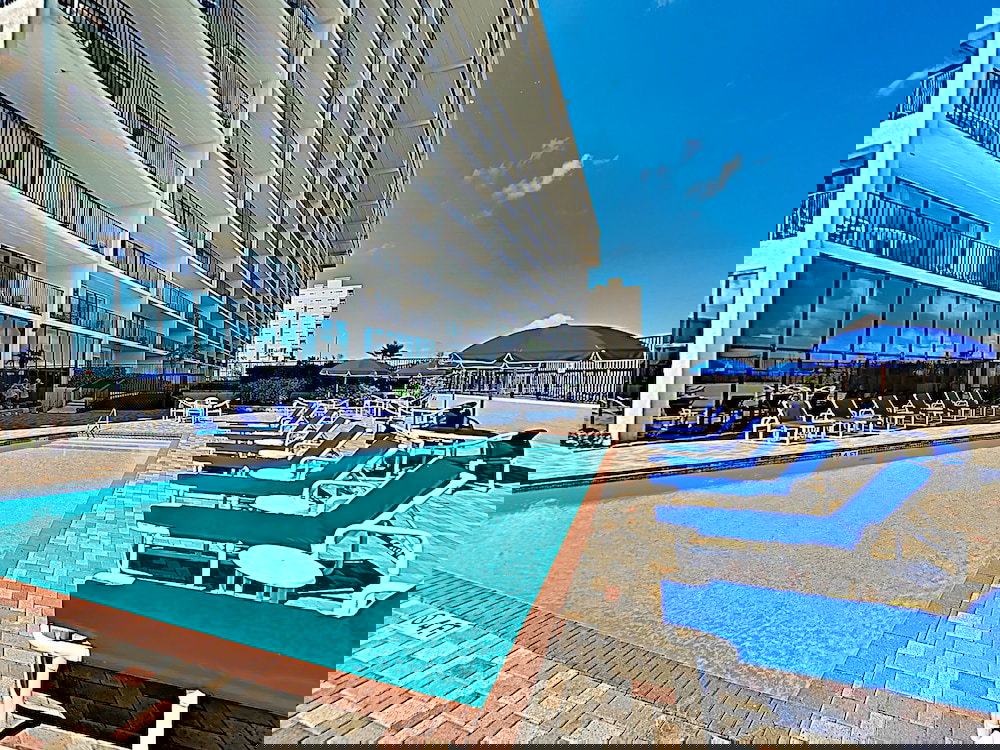 New Listing! All-suite Gulf-front Perch W/ Pools 2 Bedroom Condo - thumb 0