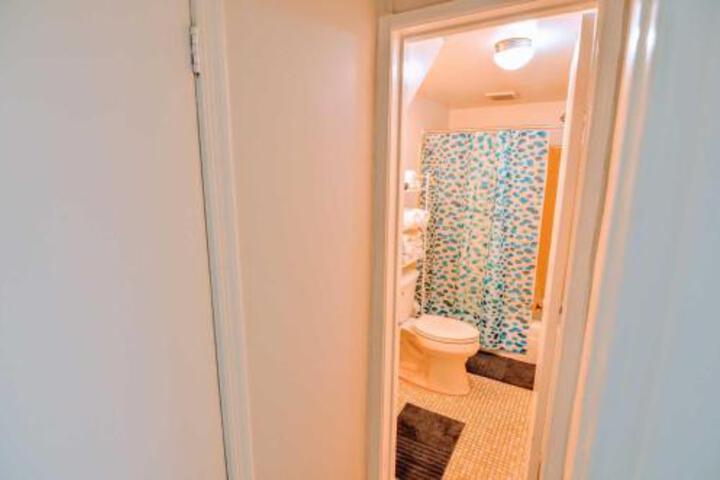 Capitol Hill Stanton Park Studio Apts - thumb 4