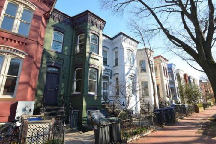 Capitol Hill Stanton Park Studio Apts - thumb 2