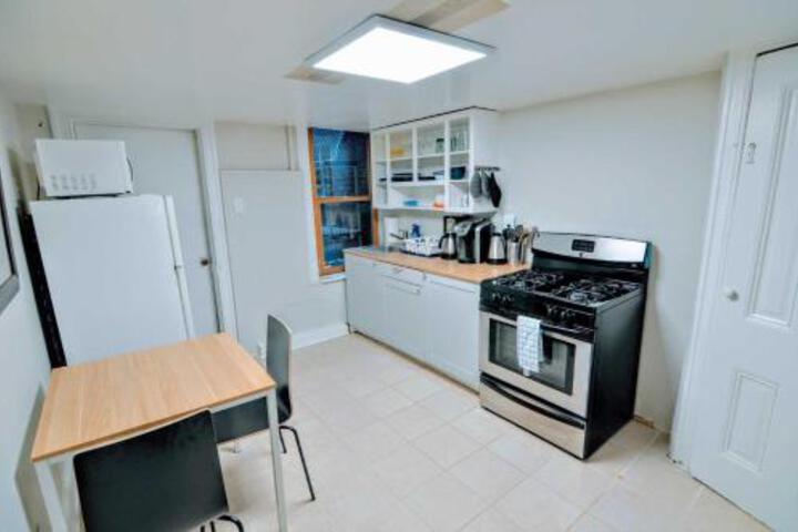 Capitol Hill Stanton Park Studio Apts - thumb 5