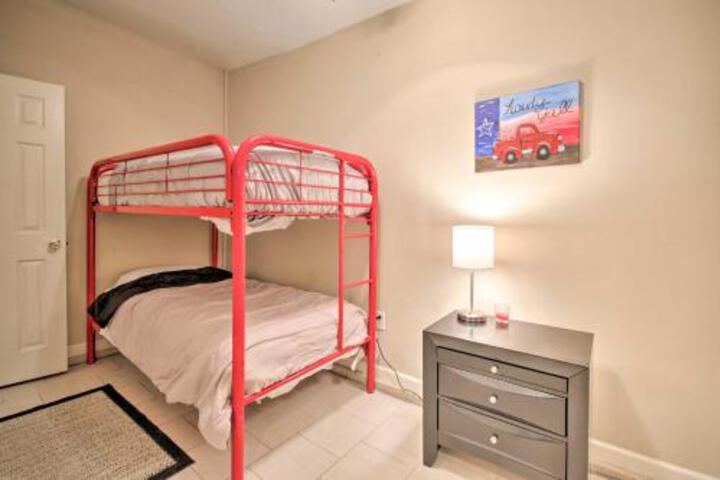 Renovated Houston Home 10 Miles To Downtown - thumb 4