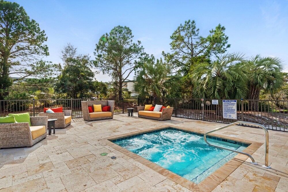 New Listing! Gulf View : Heated Pool Hot Tub 2 Bedroom Condo - thumb 1