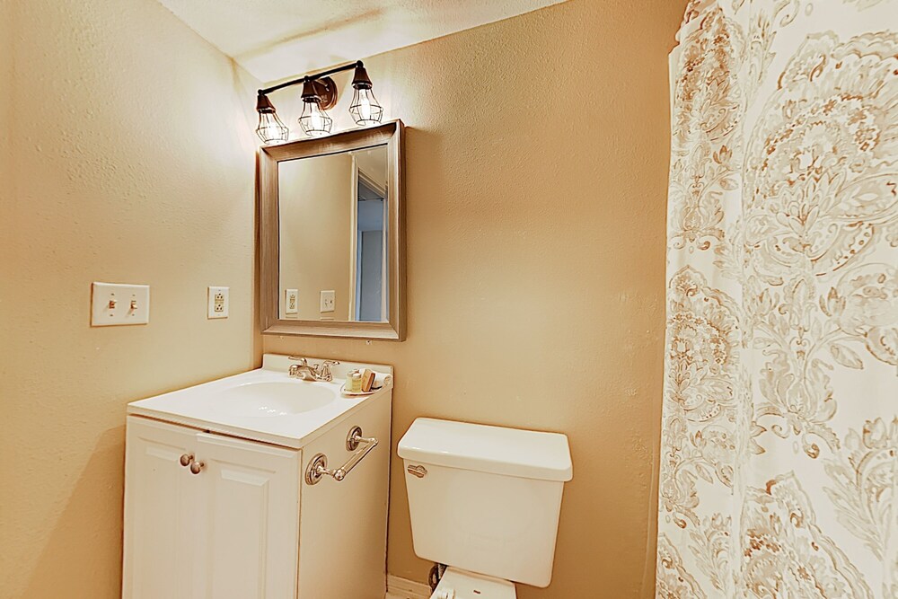 New Listing! Gulf View : Heated Pool Hot Tub 2 Bedroom Condo - thumb 2