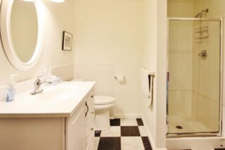 12 Morris 4 2 Bedroom Condo - thumb 4