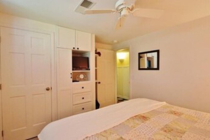 12 Morris 4 2 Bedroom Condo - thumb 5