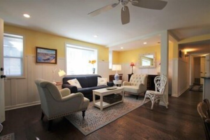 12 Morris 4 2 Bedroom Condo - thumb 0