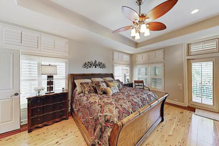 New Listing! Canal Home W / Pool Hot Tub & Dock Home - thumb 2