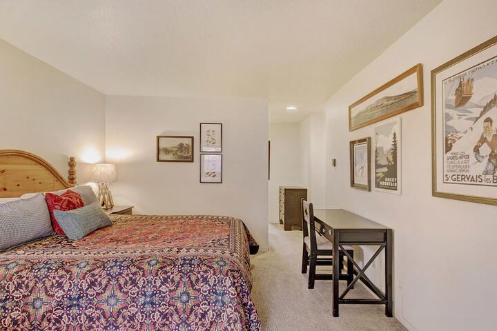 1655 Quicksilver 3 Bedroom Condo - thumb 6