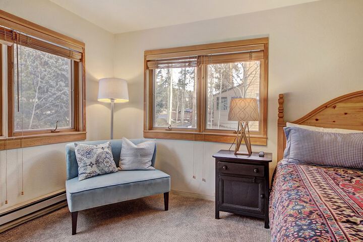 1655 Quicksilver 3 Bedroom Condo - thumb 7