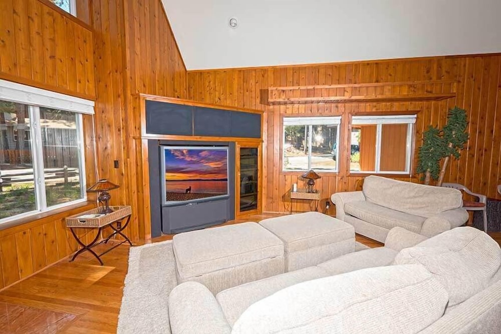 763 Wentworth Lane 3 Bedroom Home - thumb 2