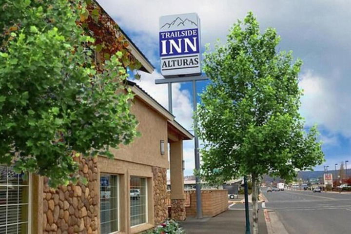 Trailside Inn - thumb 1