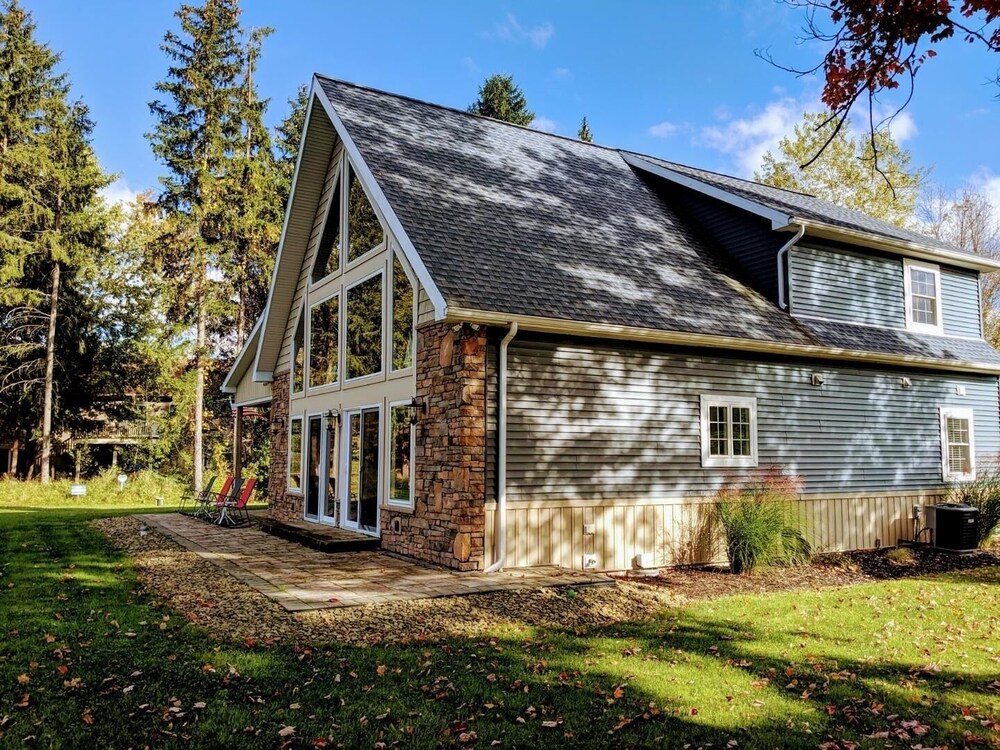 5880 Cardinal Rd. 3 Bedroom Home - thumb 1